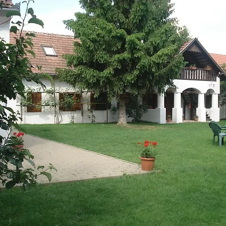 Szép Tanya Vendégház *