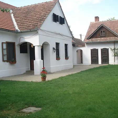 Szép Tanya Vendégház *