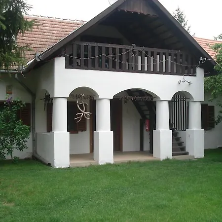 Szep Tanya *